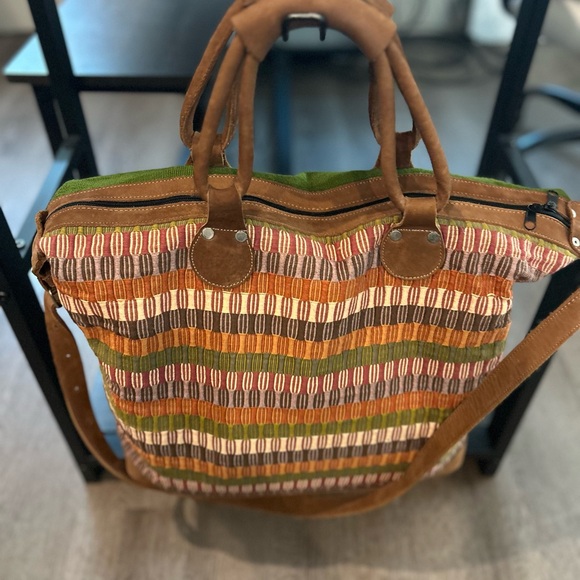 Sturdy handmade Guatemalan bag w/ zipper - Picture 3 of 8